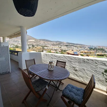 Apartment En Benalmadena, Con Vista Al Mar