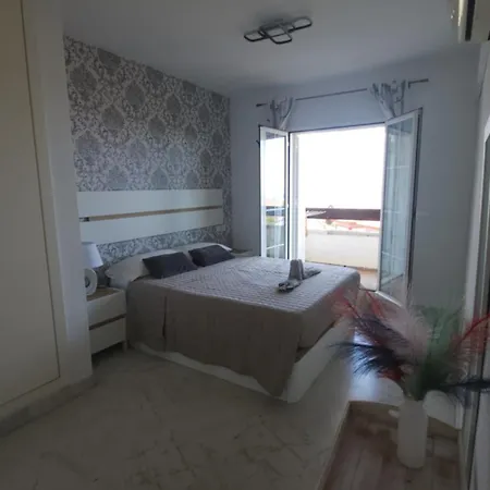 דירה En Benalmadena, Con Vista Al Mar *